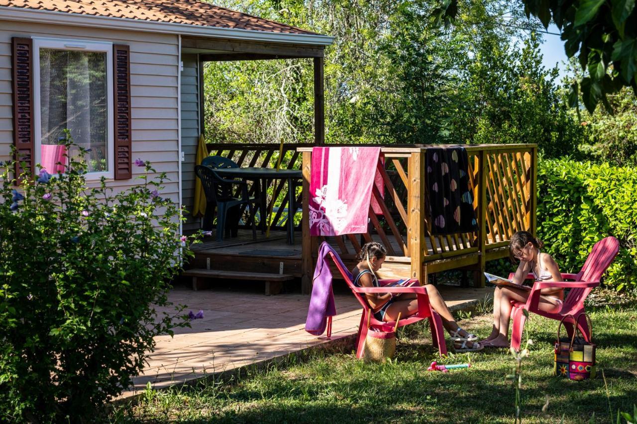 Charmant Camping Familiale 3 Etoiles Vue 360 Plage Piscine A Debordement Empl Xxl لابوم المظهر الخارجي الصورة